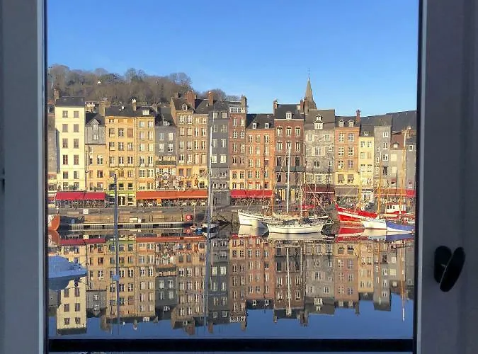 Lucarne Enchantee Honfleur